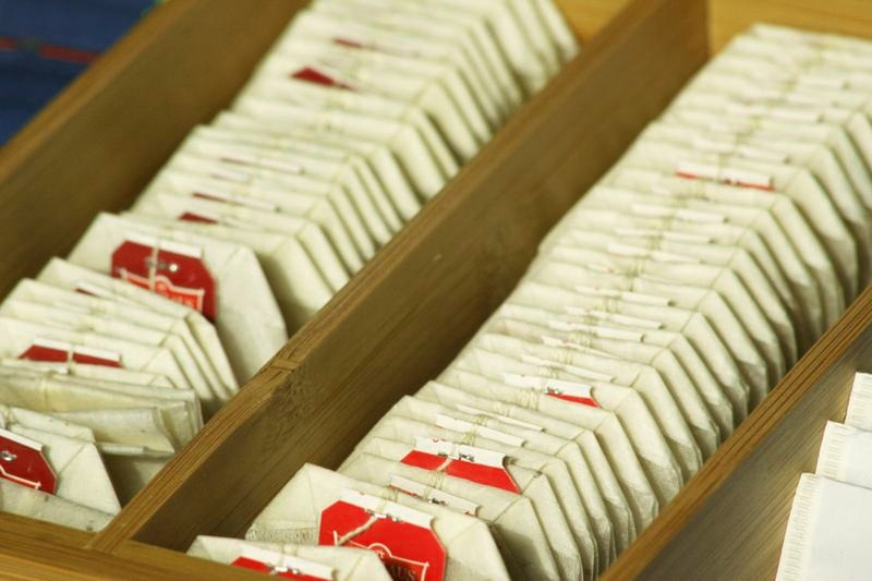 Czy przeterminowana herbata szkodzi? Sprawdź, czy można ją pić