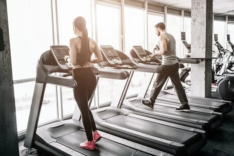 Ile razy cardio na redukcji: optymalna częstotliwość i praktyczne porady