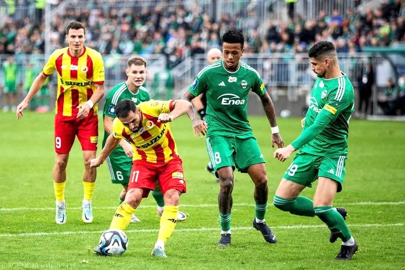 Kto ma przewagę: Radomiak Radom czy Korona Kielce? tabela i bilans