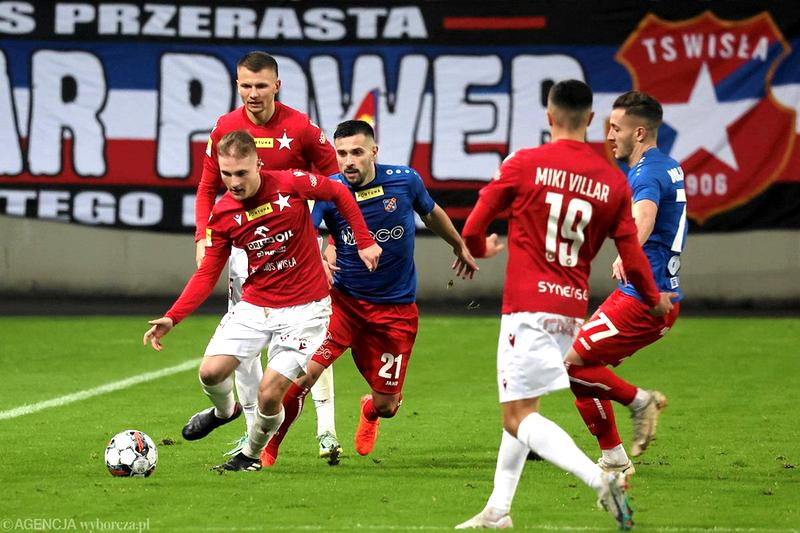 Błędy bramkarza Letkiewicza
